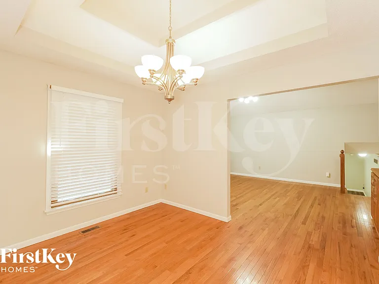 7357 N Rhode Ave — Photo 5