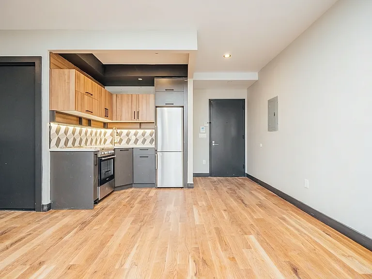 2825 Snyder Ave #1K — Photo 1