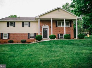 1111 Acre Dr, Carlisle, PA 17013