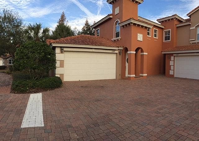 1st image of 124 Hidden Palms Ln