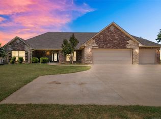 3555 E 426th Rd, Oologah, OK 74053