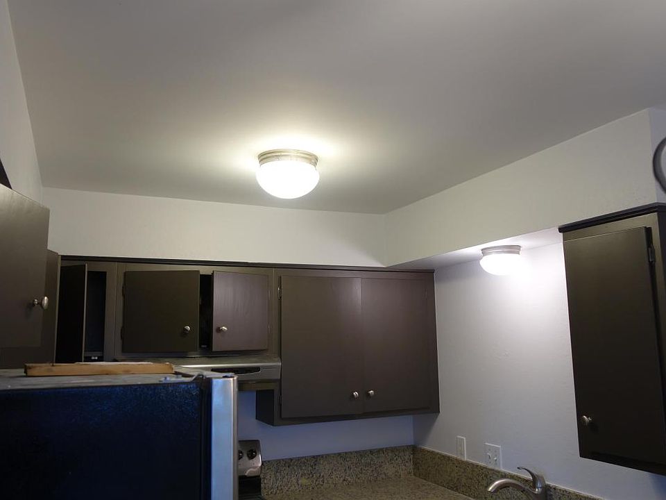 2nd image of 410 W Micheltorena St APT 4