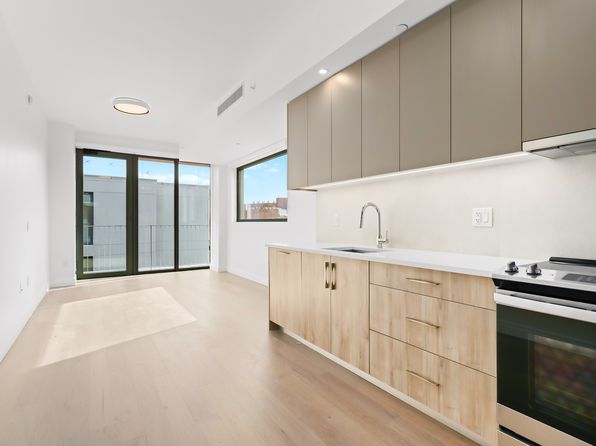 255 Lorimer St #470