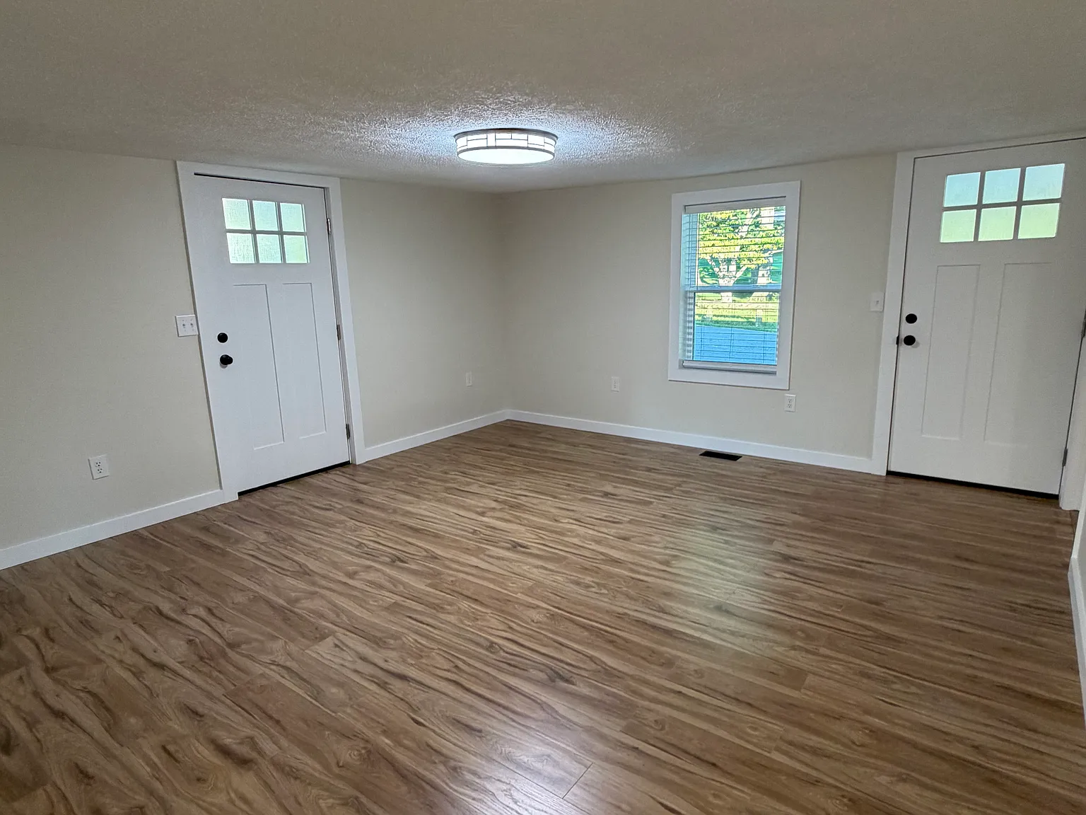 3 bed, $1,750 — Photo 2
