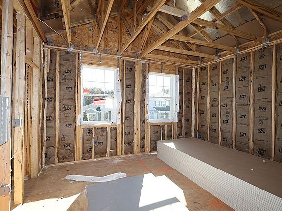 2nd image of 418 Lady Palm St