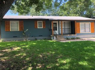 822 N Hughes St, Howe, TX 75459