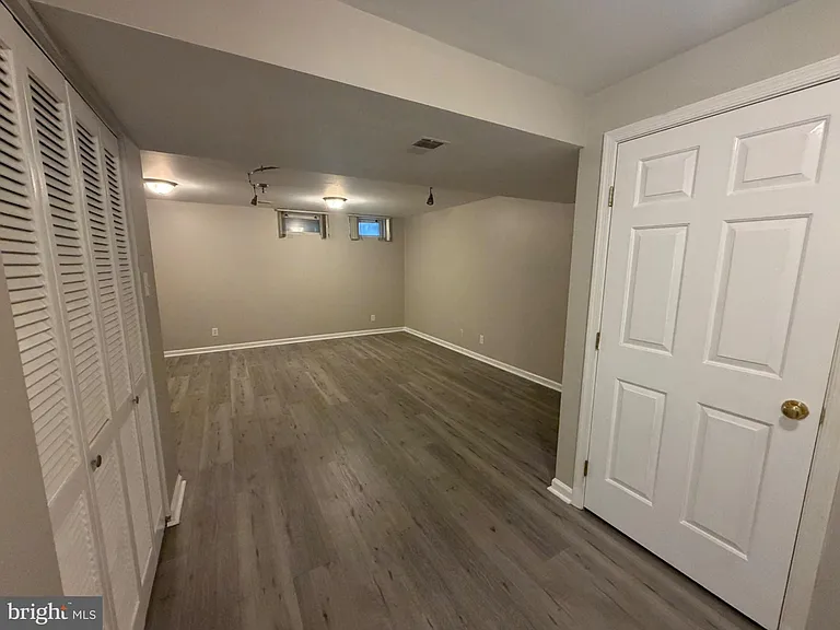 4 Coachlight Dr #4 — Photo 19