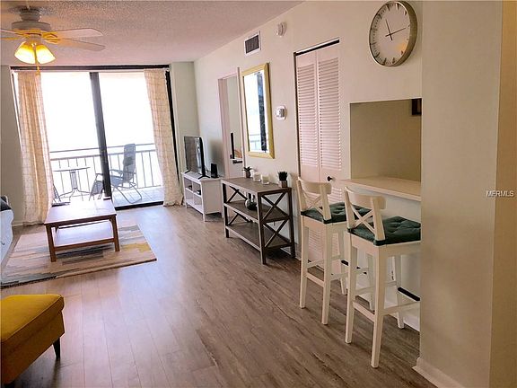 3rd image of 6145 Sun Blvd APT 401