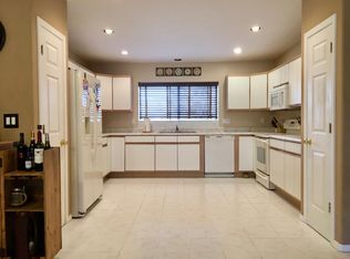 560 E Savannah St, Vail, AZ 85641