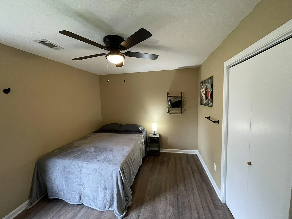 All rooms have a Towel Bar, Coat Hooks, Display Shelf, Artwork, and More! - Meadow Walk Ln