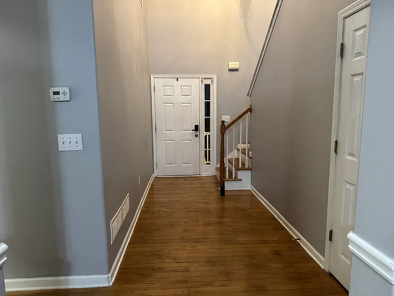 106 Lexington Parke Dr — Photo 3