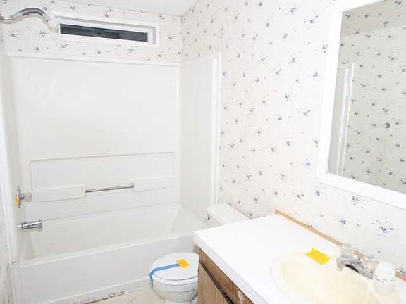 4th image of 584 Duck Lake Dr NE