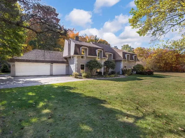 610 Manchester Rd, Fairview, PA 16415