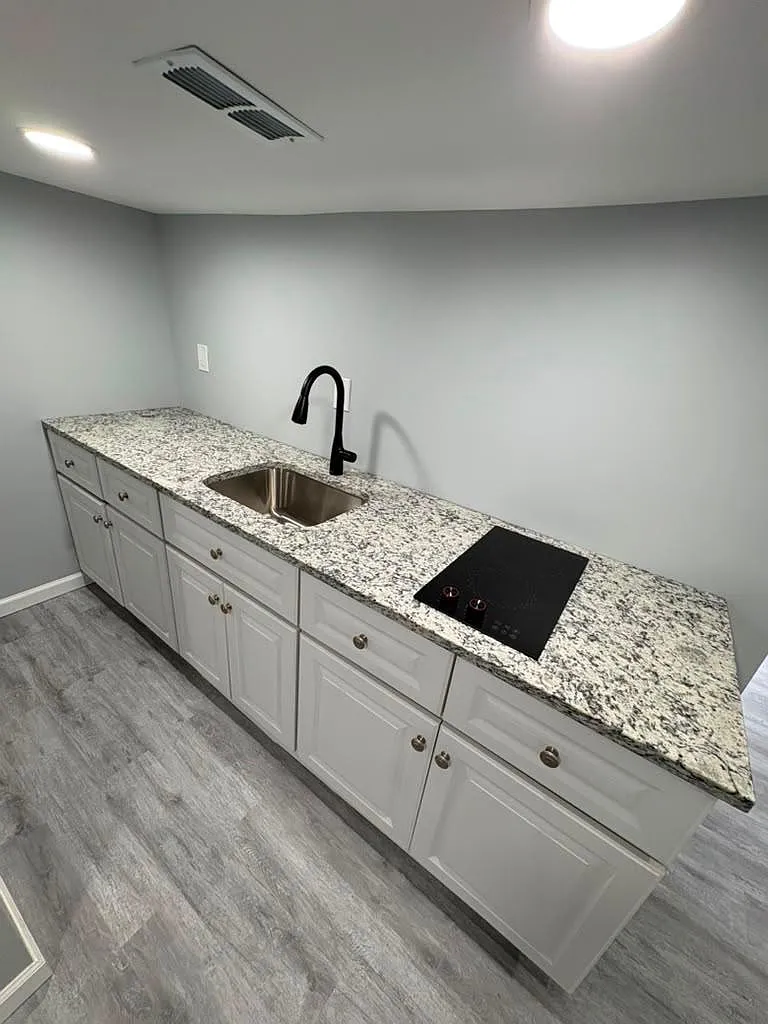1 bed, 728 sqft, $995 — Photo 3