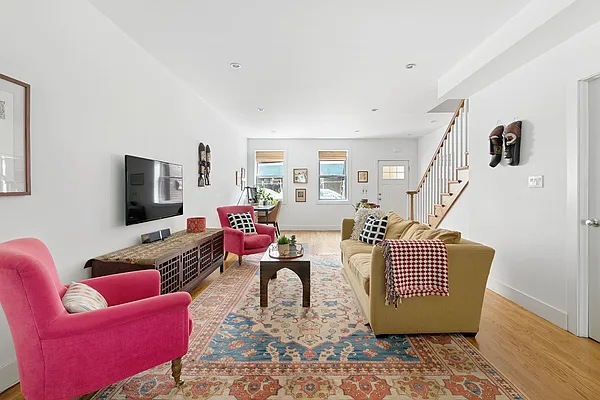 Sold by Compass | media 1