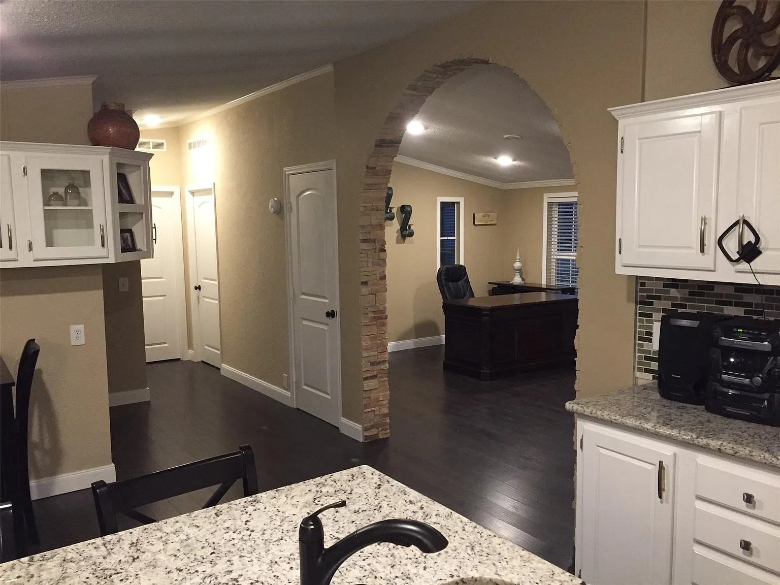 3 bed, 2.0 bath, 720 sqft, $1,550 — Photo 4