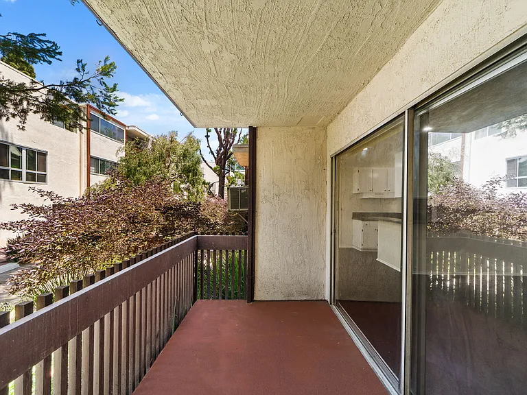 6050 Canterbury Dr #H130 — Photo 16