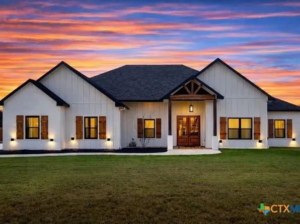 209 Comanche Dr, Gatesville, TX 76528