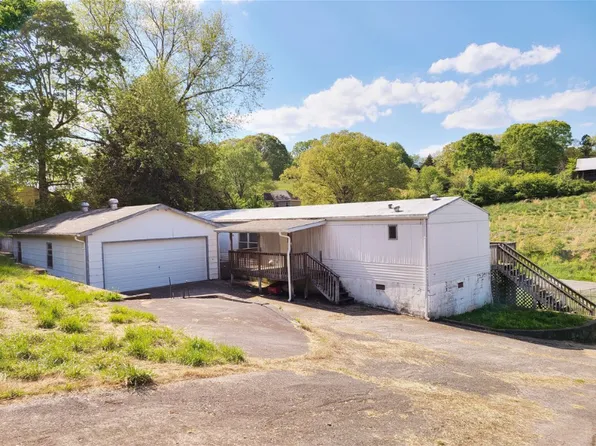 431 Foster Rd, Lenoir City, TN 37771