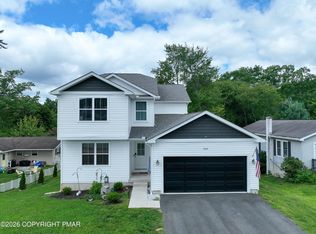 909 Oak St, Jim Thorpe, PA 18229