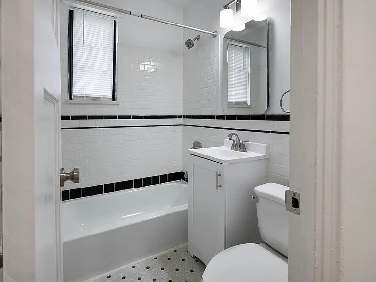 Marleigh Apartments — Photo 14