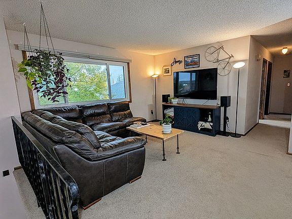 4th image of 1609 Palomino Dr
