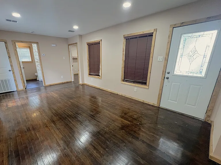 Living room with plenty of space #1