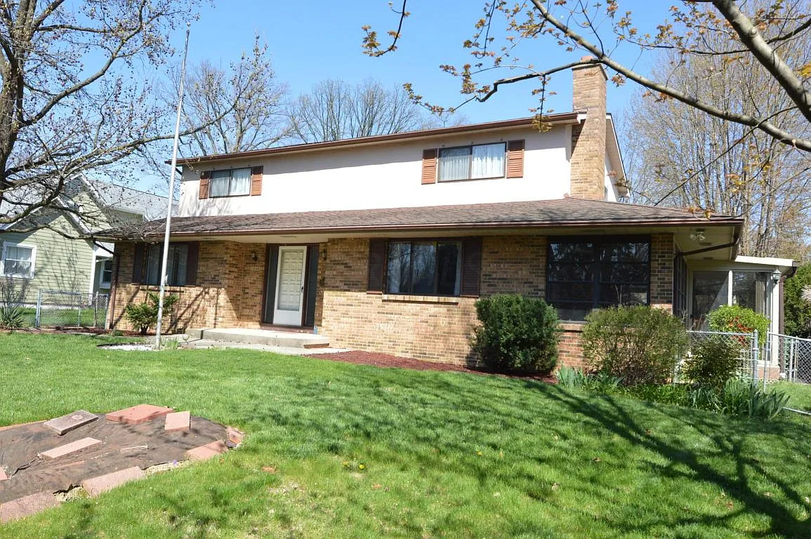 1208 Cambridge Blvd photo 1