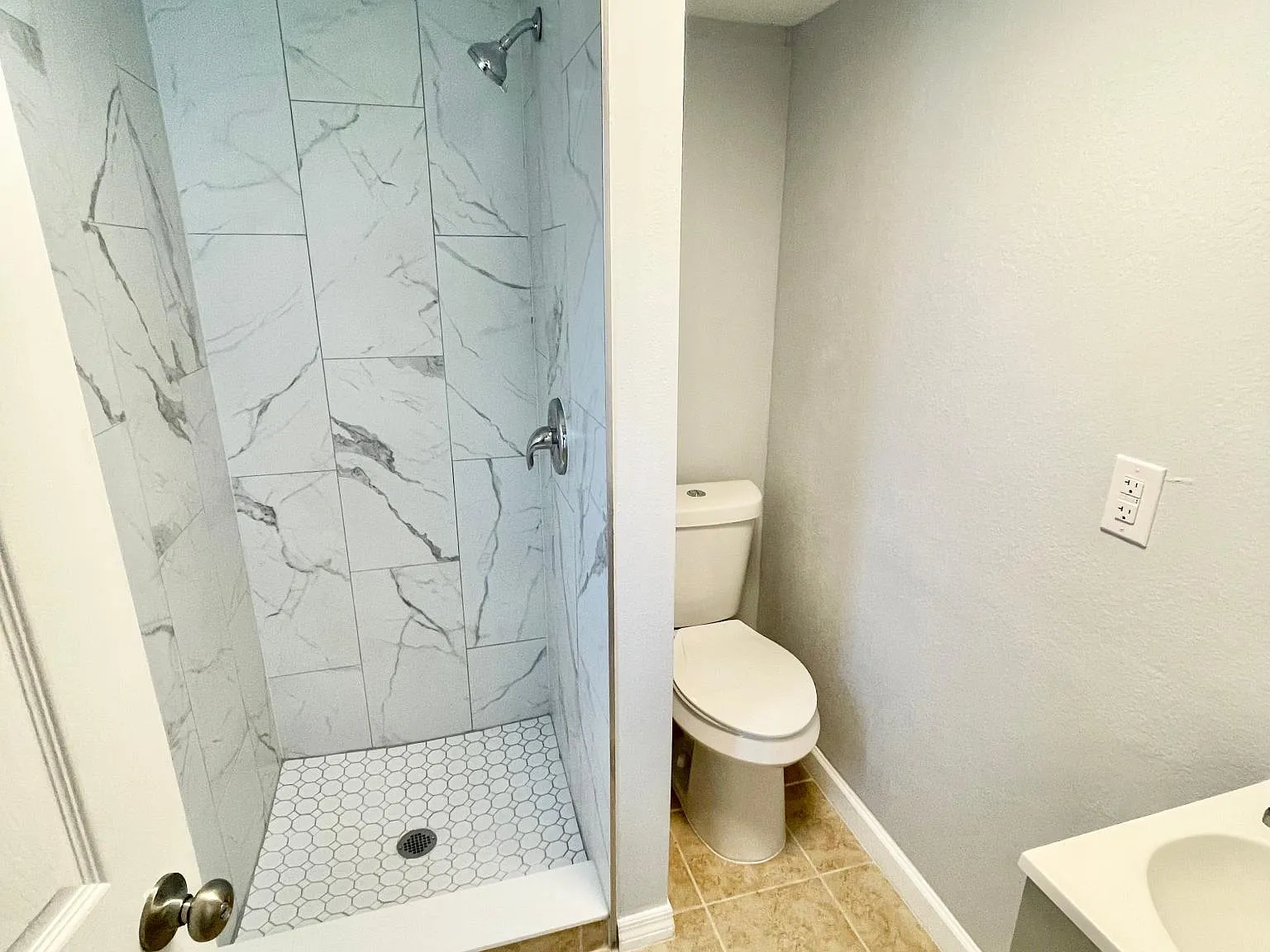7804 Empire Ave — Photo 4