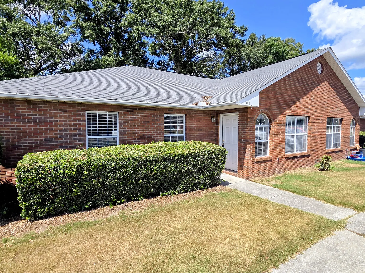 3 bed, 1333 sqft, $1,800 — Photo 1