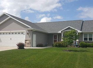 755 Milkweed Ct, Neenah, WI 54956