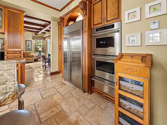 5th image of 4501 N Bay Rd