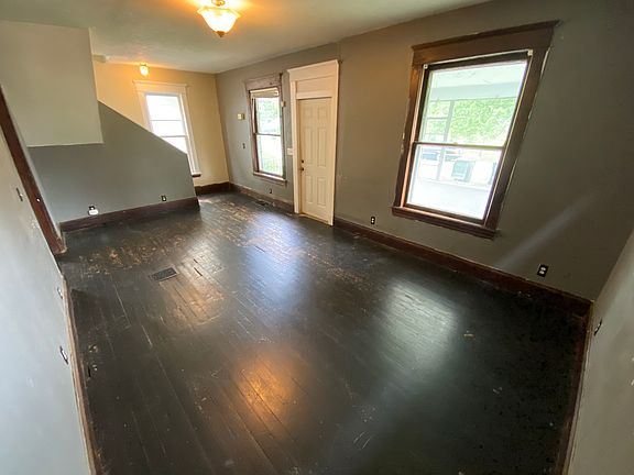 3rd image of 713 Rex St