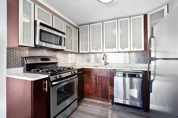 Rented by Greystar | media 20