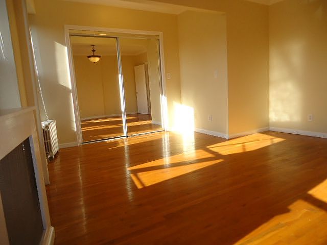 2nd image of 50 Adelphi St #2