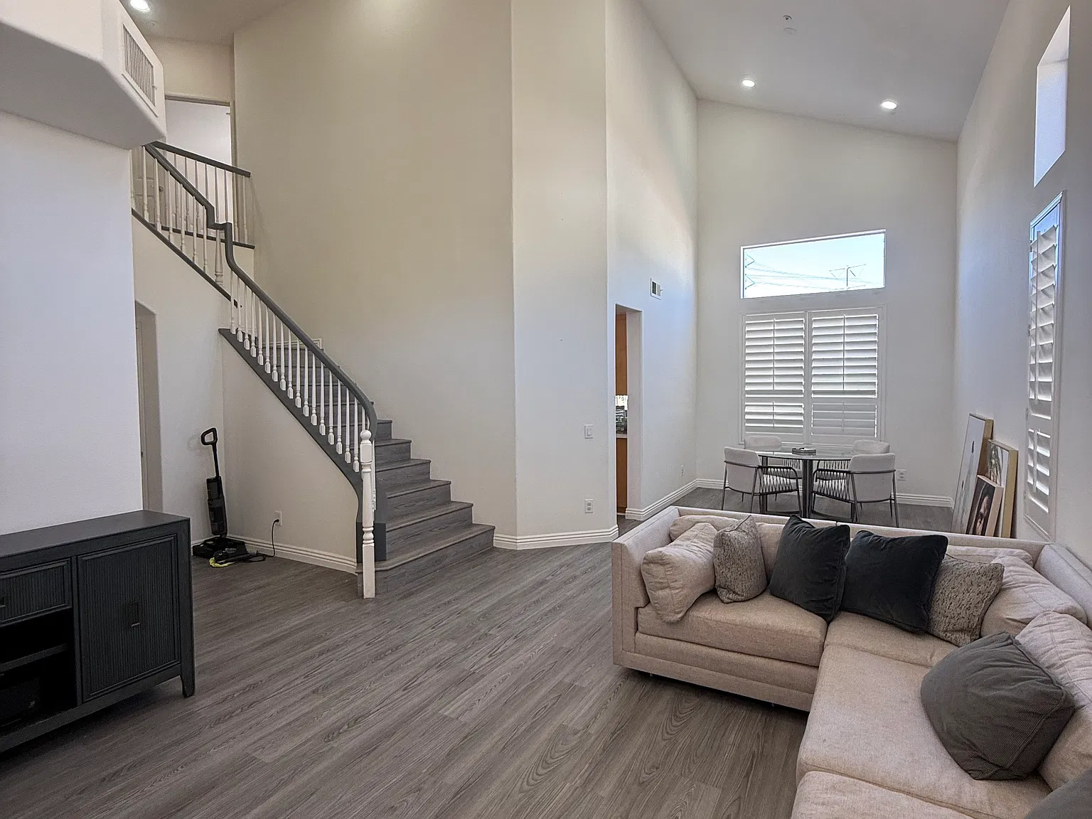 4 bed, 2148 sqft, $4,995 — Photo 3