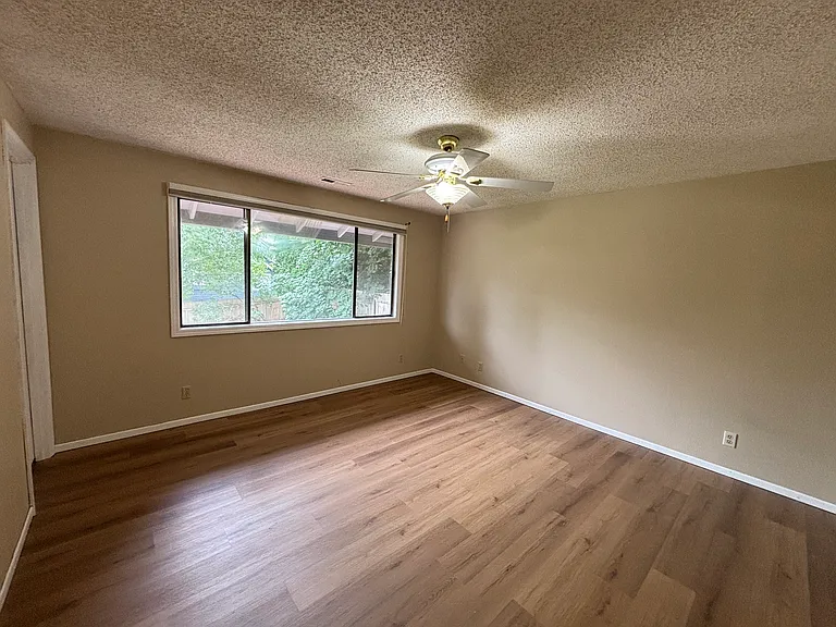 3144 NW Kent St — Photo 20