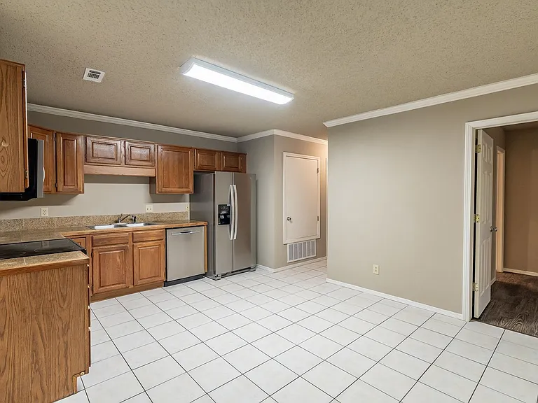 572 S Dockery Ln — Photo 4