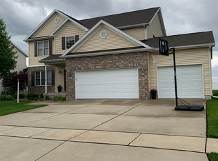 1645 Hunters Pointe Ct, Mt Zion, IL 62549