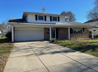 85 Willow Ln, Amherst, NY 14228