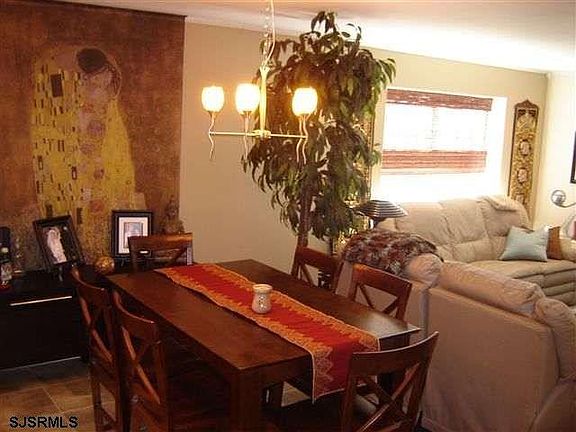 3rd image of 29 Seneca Dr #29