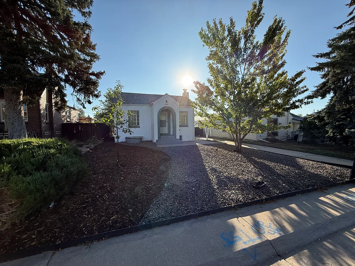 Building Photo - 230 S Dale Ct #A