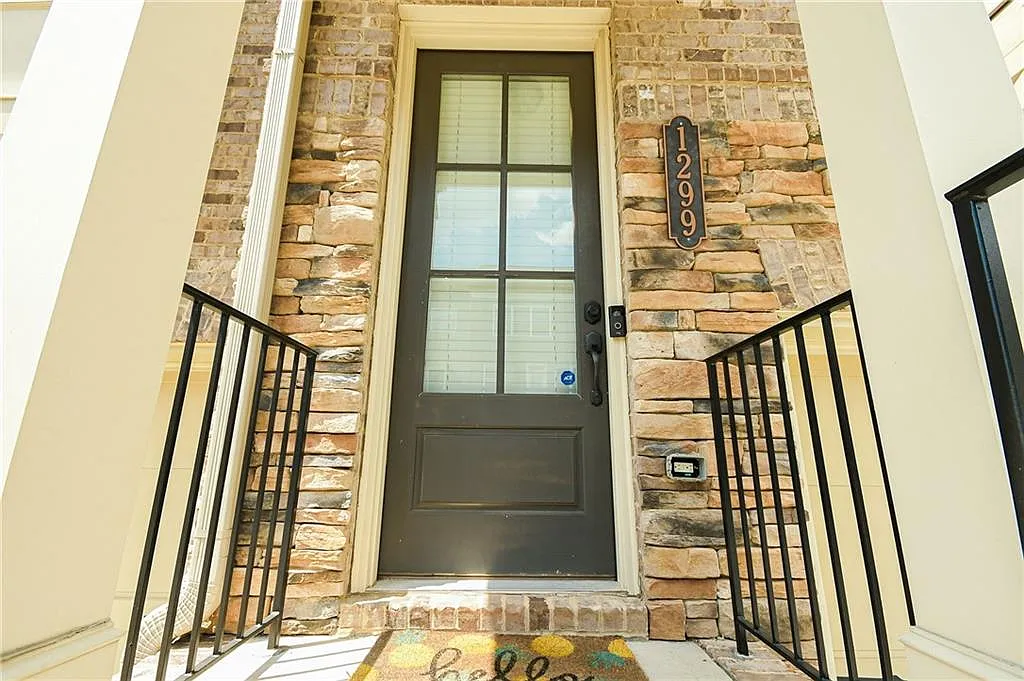3 bed, 3.5 bath, 2377 sqft, $4,000 — Photo 4