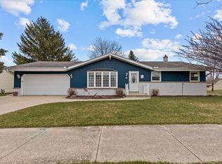 523 Mulberry Dr W, West Bend, WI 53090