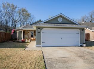 4385 W Serviceberry Dr, Fayetteville, AR 72704