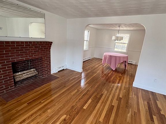 4th image of 37 Clinton Rd