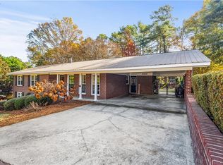 111 Meadow Ln, Calhoun, GA 30701