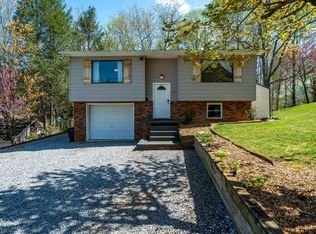 105 Green Acres Dr, Elizabethton, TN 37643