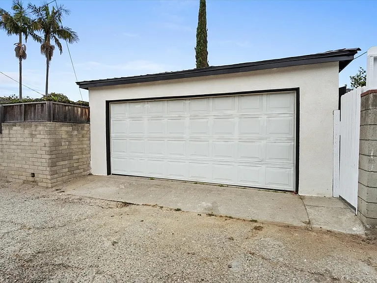 12035 Clover Ave — Photo 19