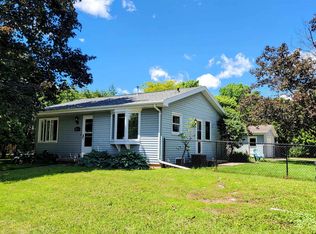 1025 Oxford Ct, Neenah, WI 54956